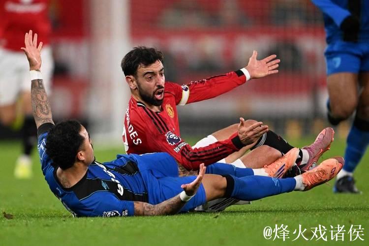 体坛联播|曼联互捅局4比4战平伯恩茅斯,罗马小胜黑马科莫 体坛联播|曼联互捅局4比4战平伯恩茅斯,罗马小胜黑马科莫